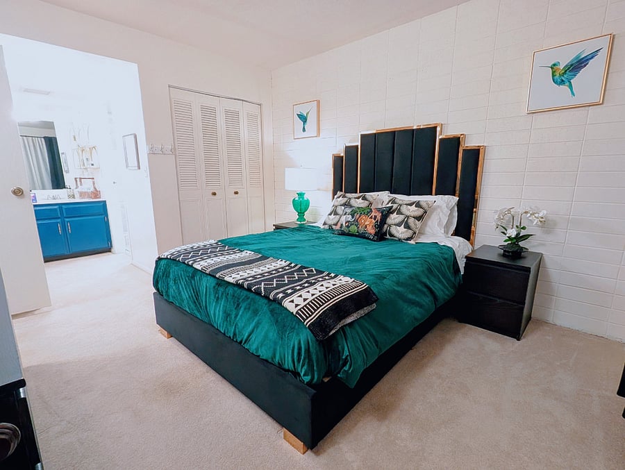 Master bedroom with King Size bed and en-suite bathroom