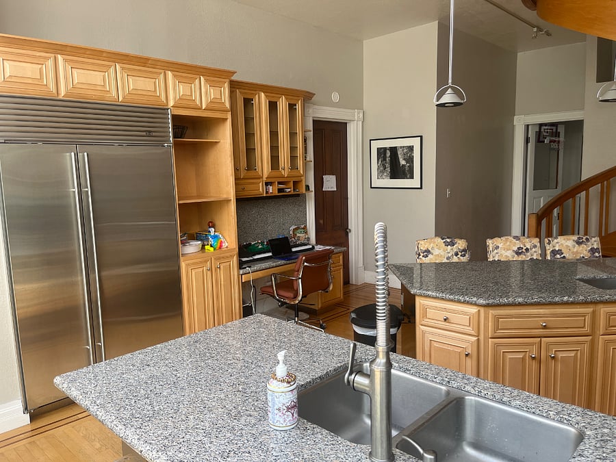 Shared Kitchen - Full Fridge