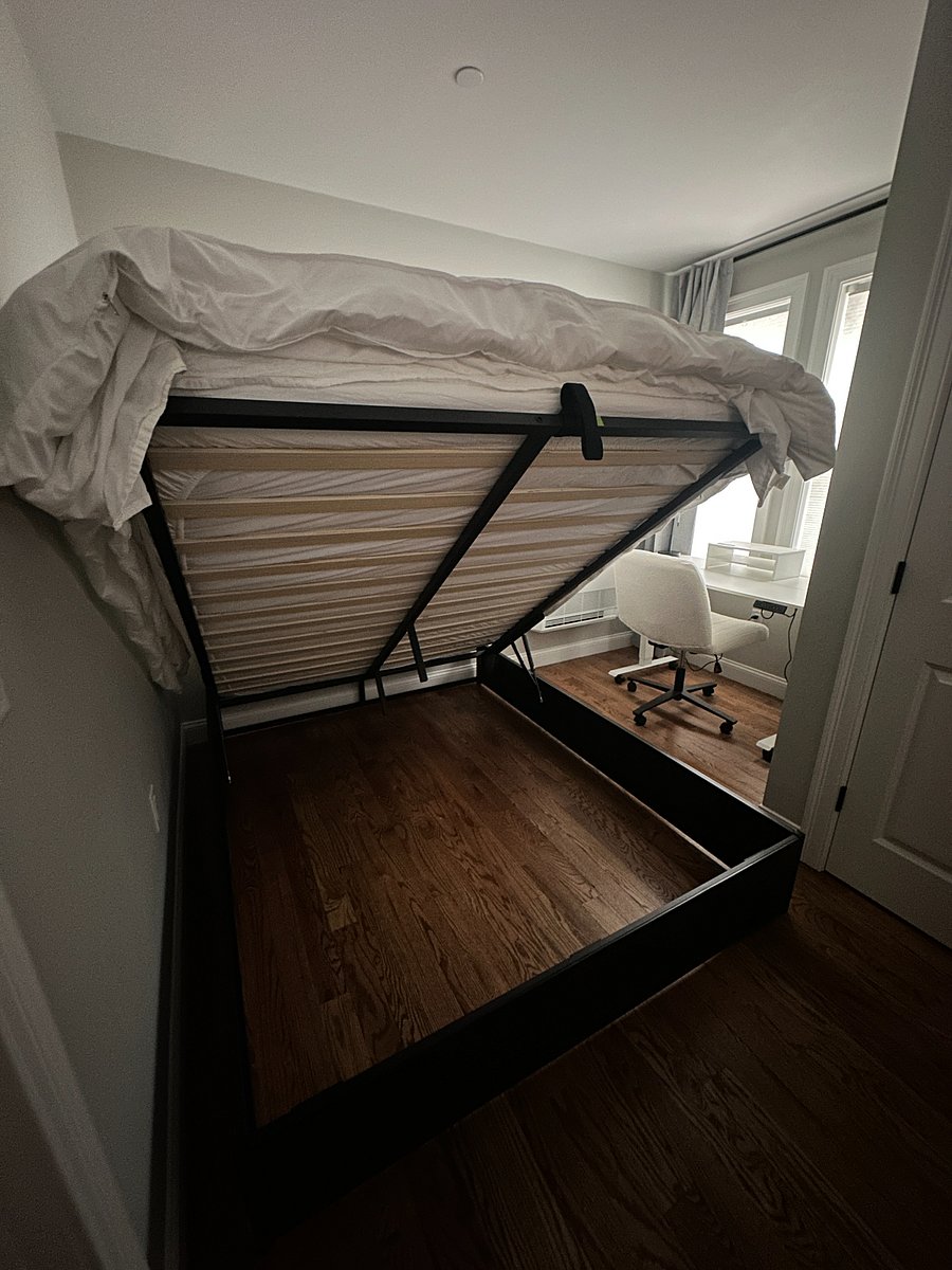 Second Room that shares that same bathroom, also available