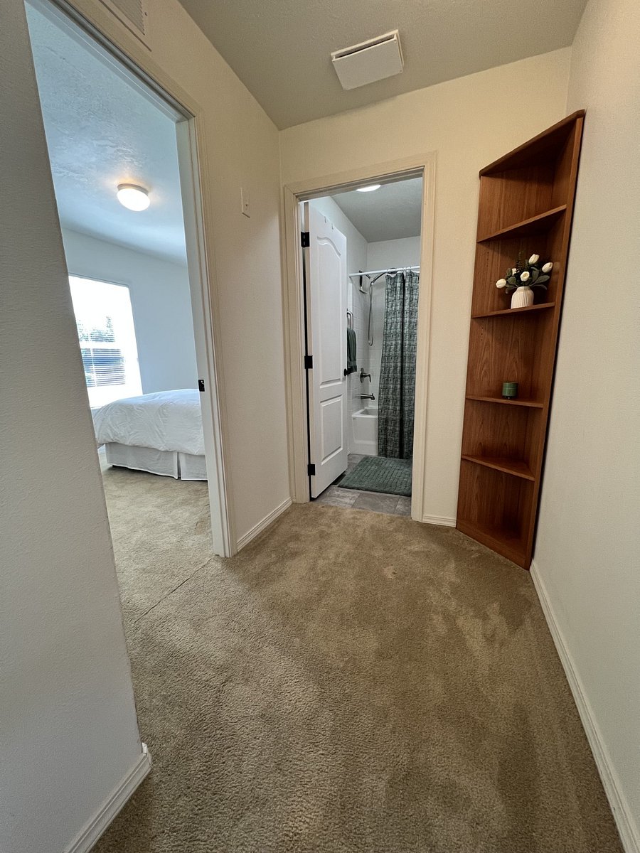 Guest bath & bedroom