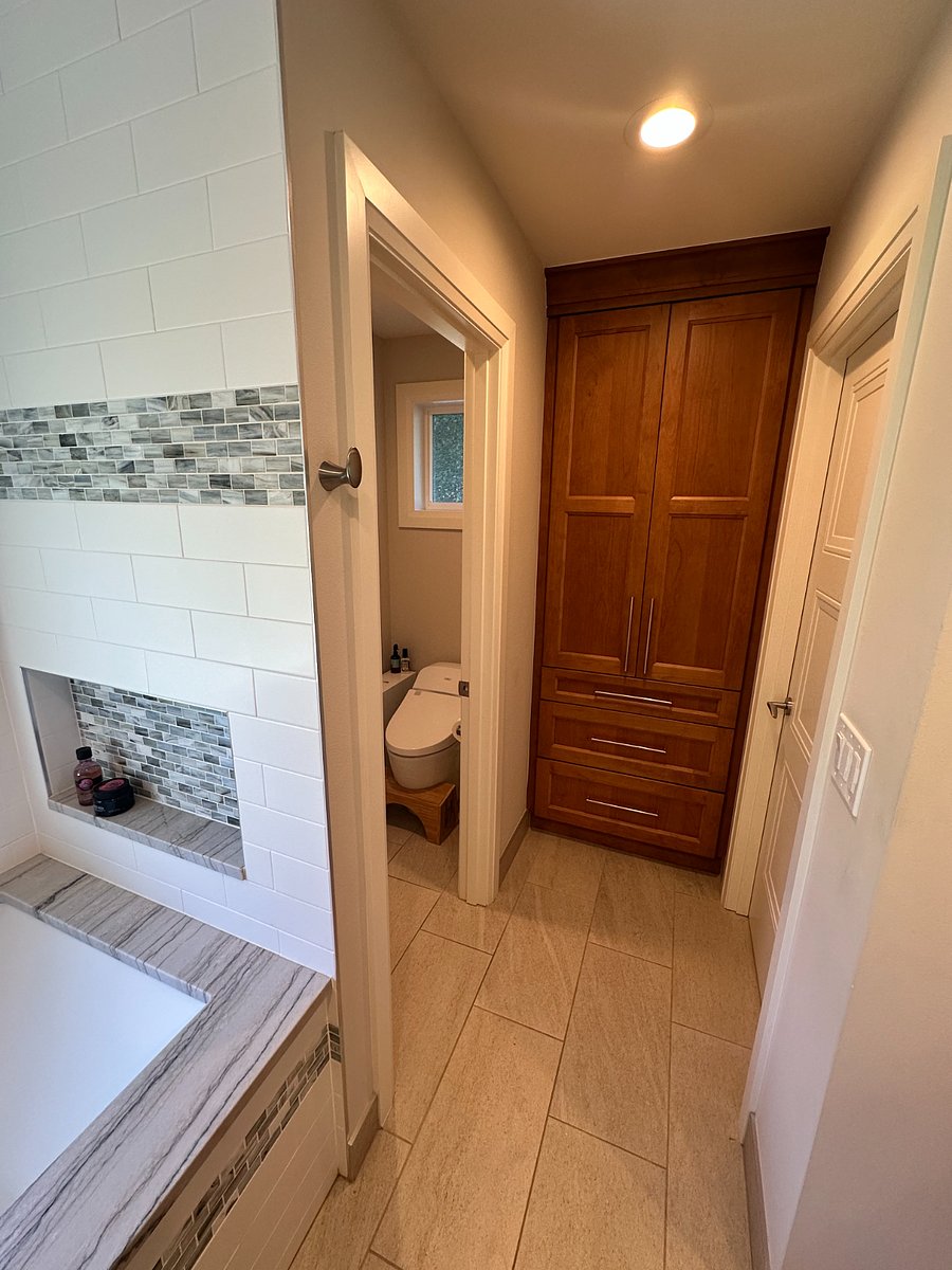 Primary bathroom (upstairs)