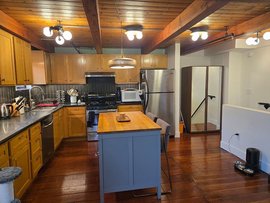 2nd Floor - Full Kitchen, fully equipped