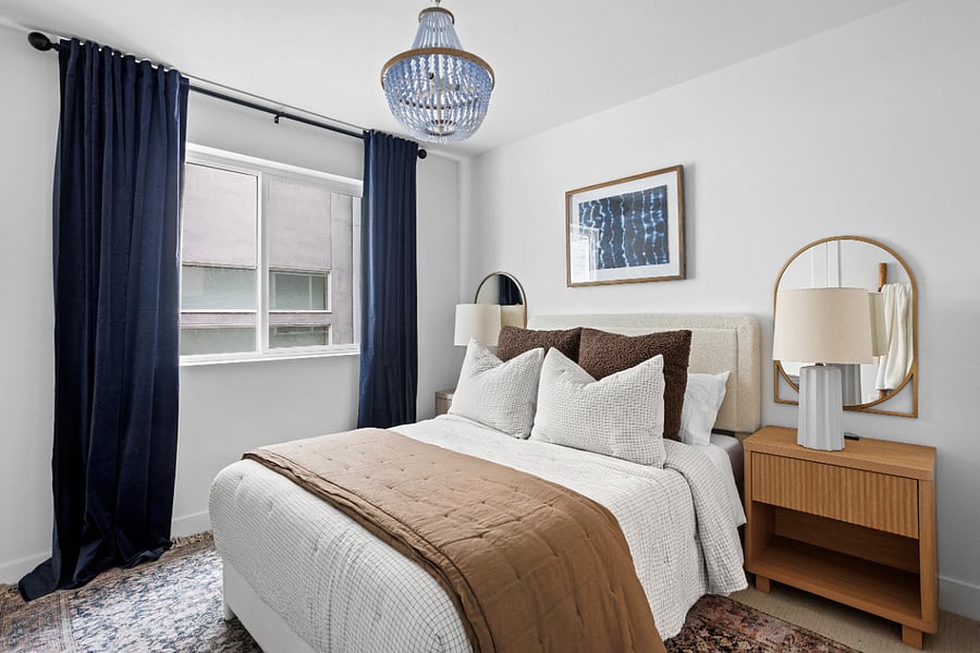 +2nd floor
+Bedroom 2
+Full bed
+Attached bathroom
+32" TV