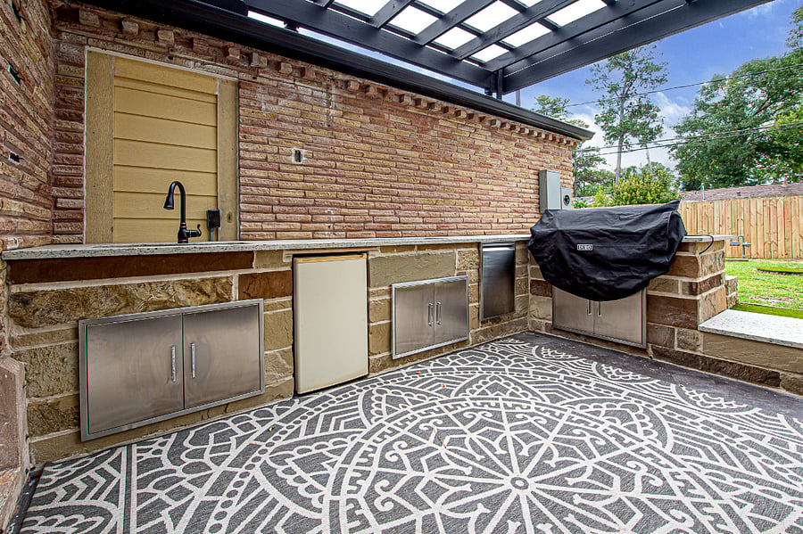 Area to enjoy and grill