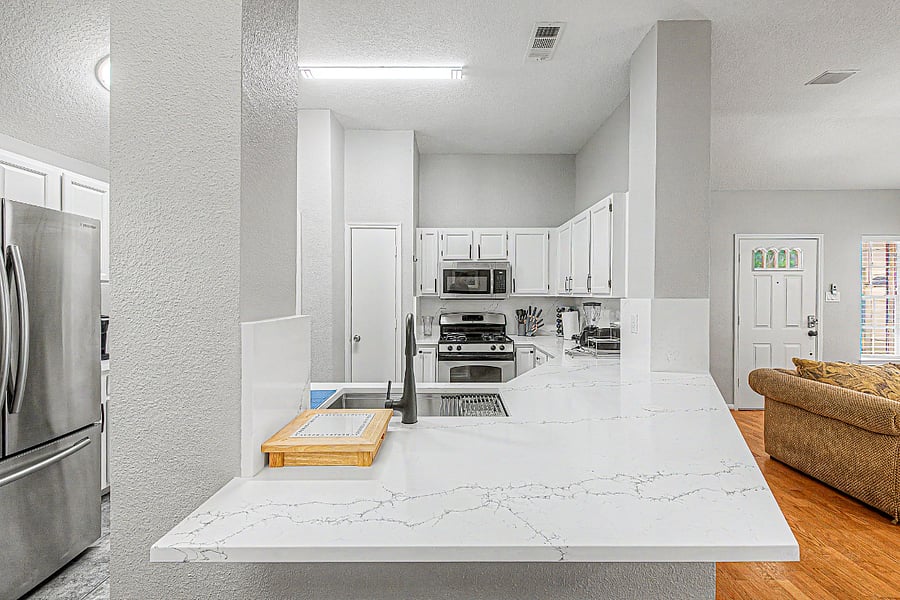 Kitchen with a peninsula 