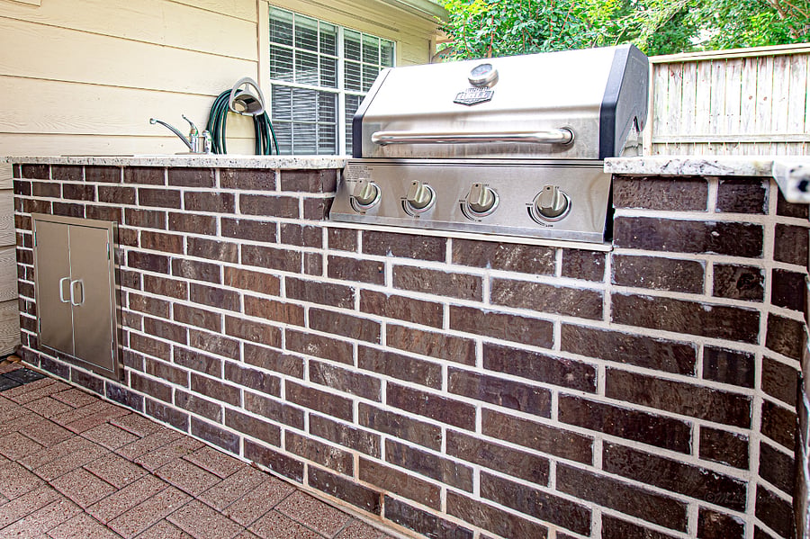 Grill with propane gas