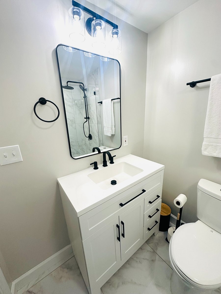Ensuite Master Bathroom