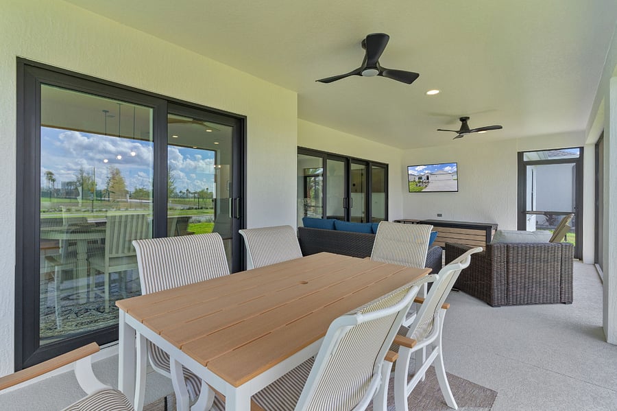 Have dinner on the Lanai