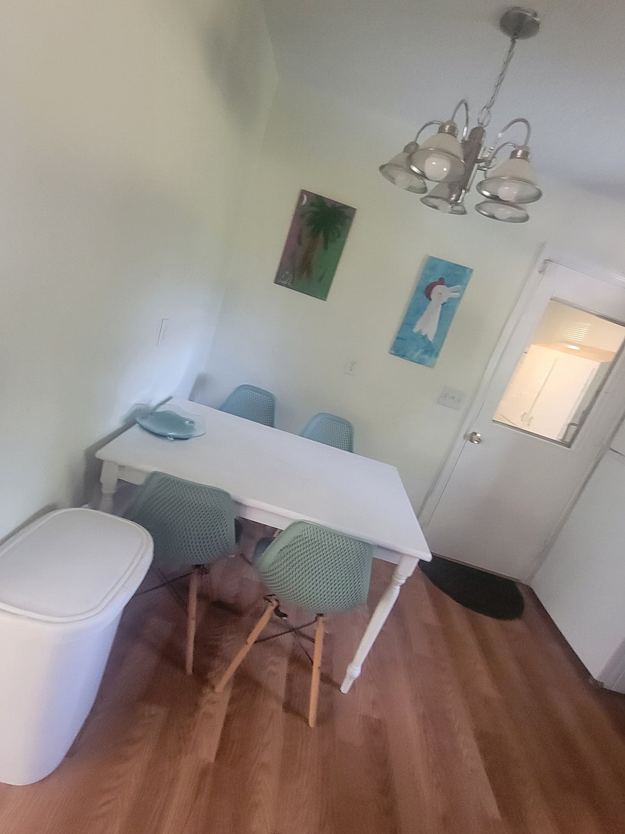 eat in kitchen