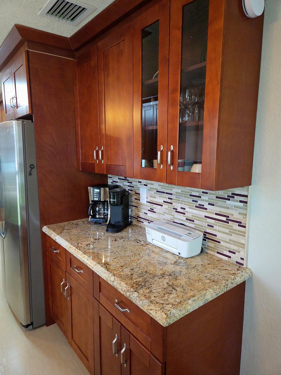 Kitchen (Drip Coffee, Keurig, HP Printer)