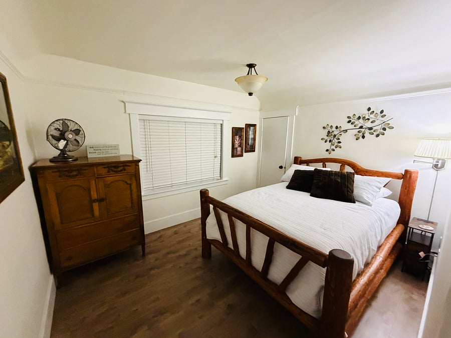 3rd Bedroom Upstairs - Full Size Bed