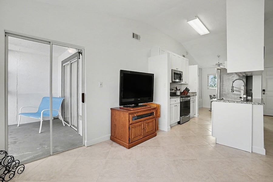 Furnished Finder property 988216_1 photo 3