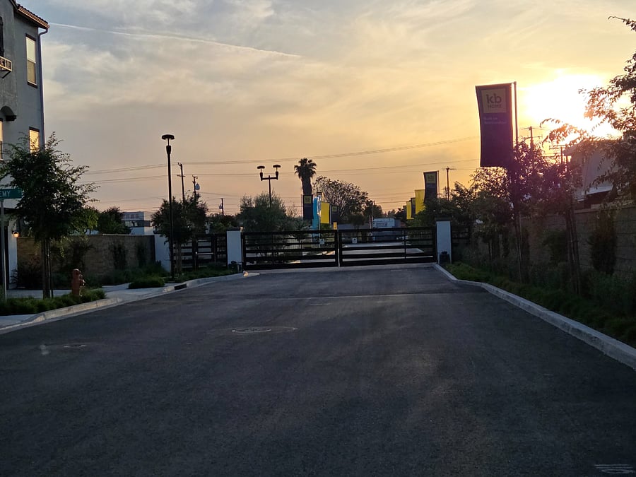 Gate