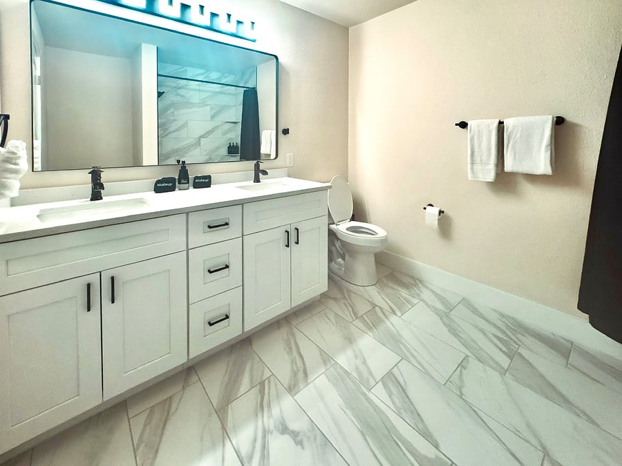 Shared bathroom #2
