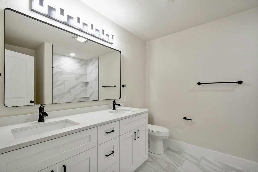 Shared bathroom #2