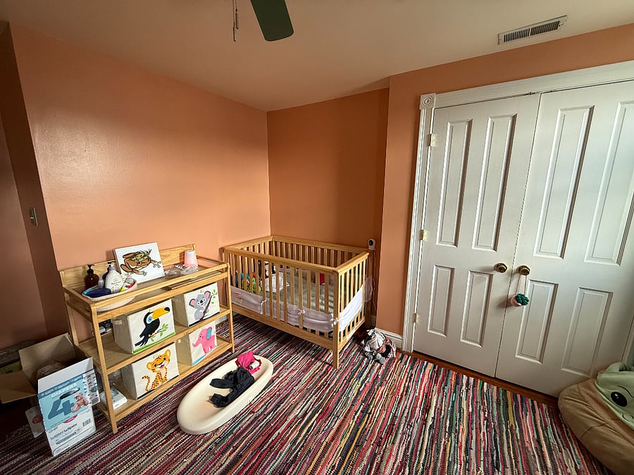 2nd bedroom. crib that converts to toddler bed