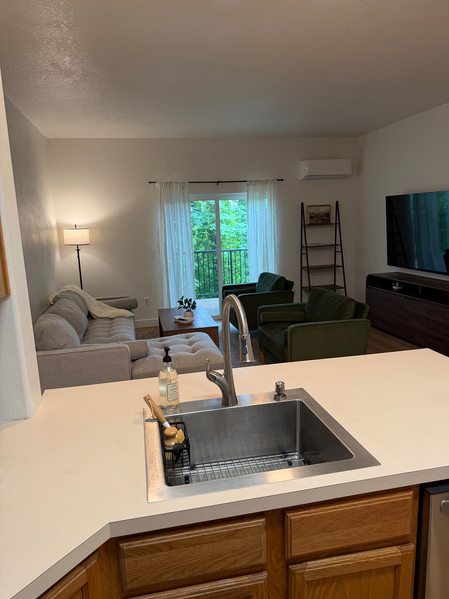 Shared Common Area - Kitchen/Living Room
