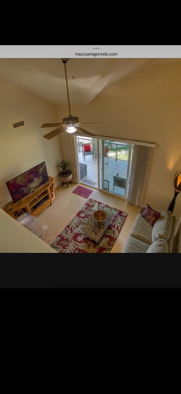 Ocean view fromlarge living room, sofa has pullout sleeper & 65 Smart big screen TV