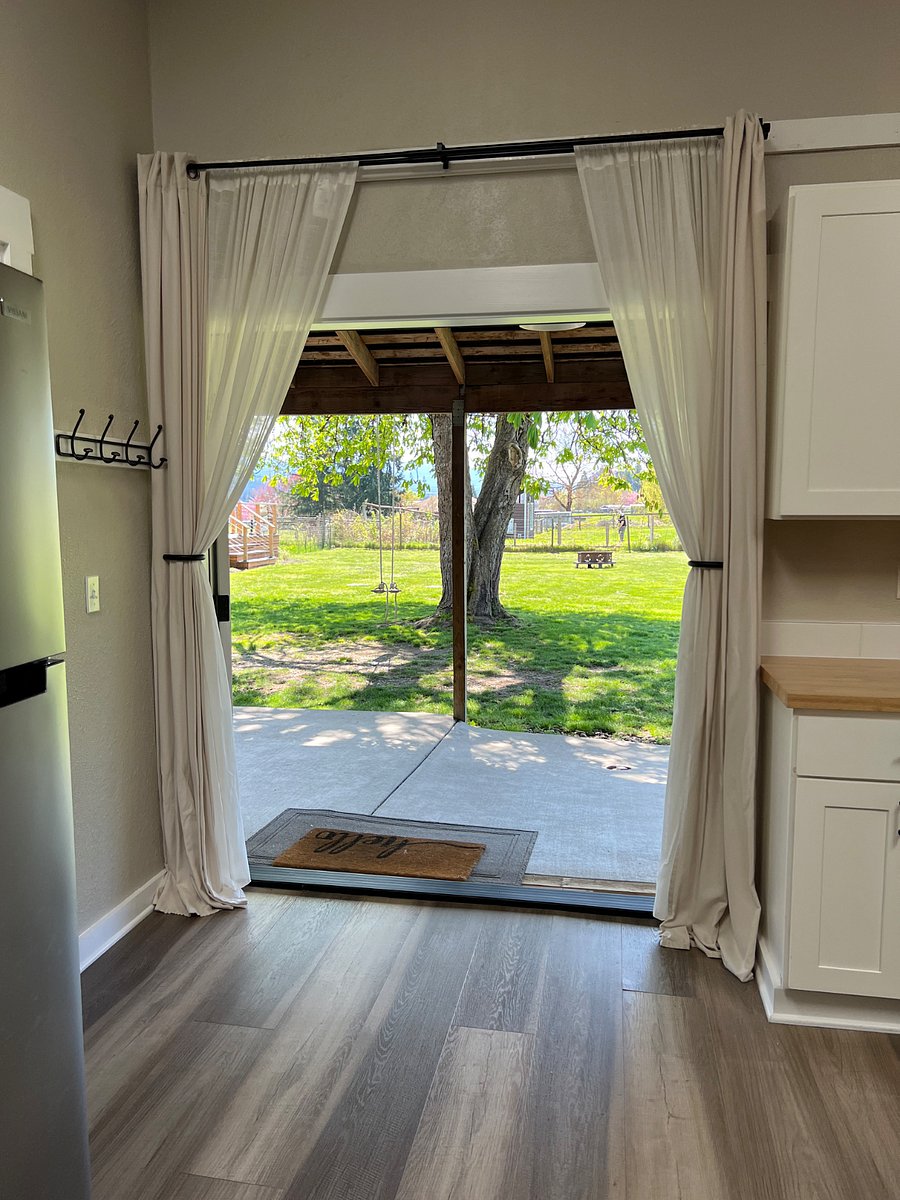 Tree swing and fire pit available to enjoy through the seasons. 