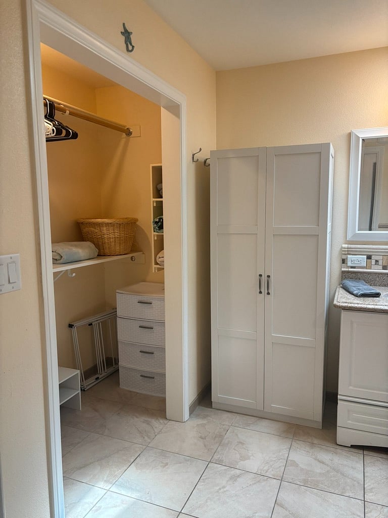 Closet & bathroom storage