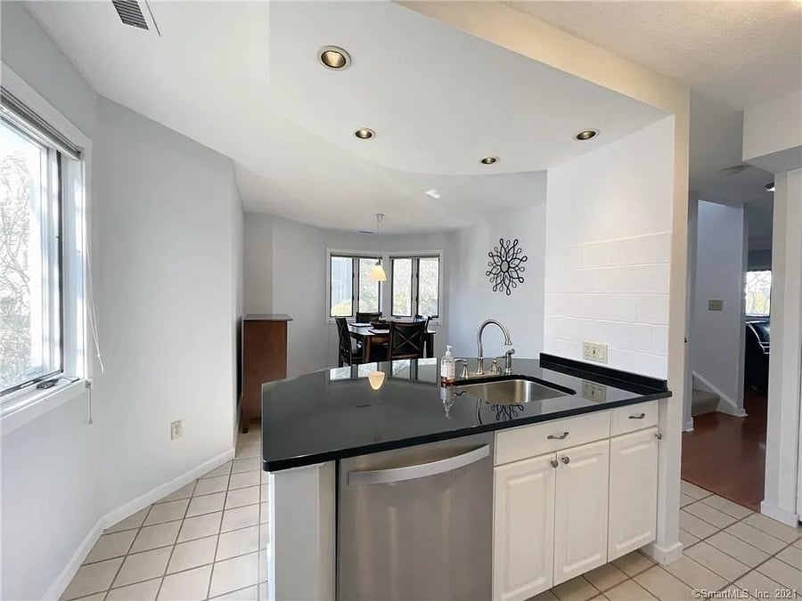 Furnished Finder property 988544_1 photo 10
