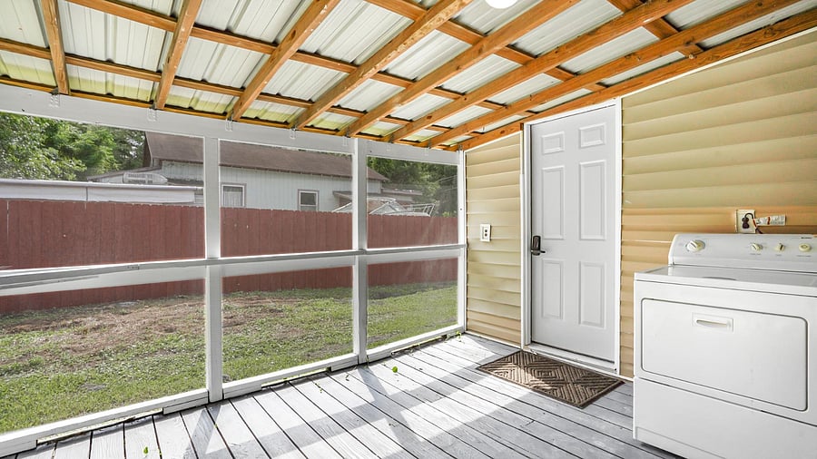 Screened in Patio with Laundry