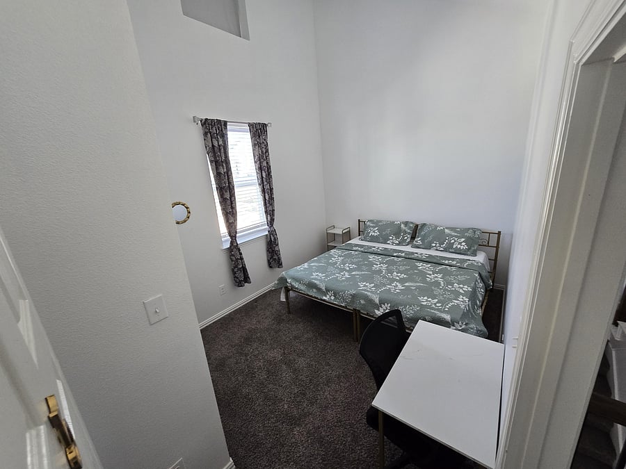 Furnished Finder property 988556_1 photo 27