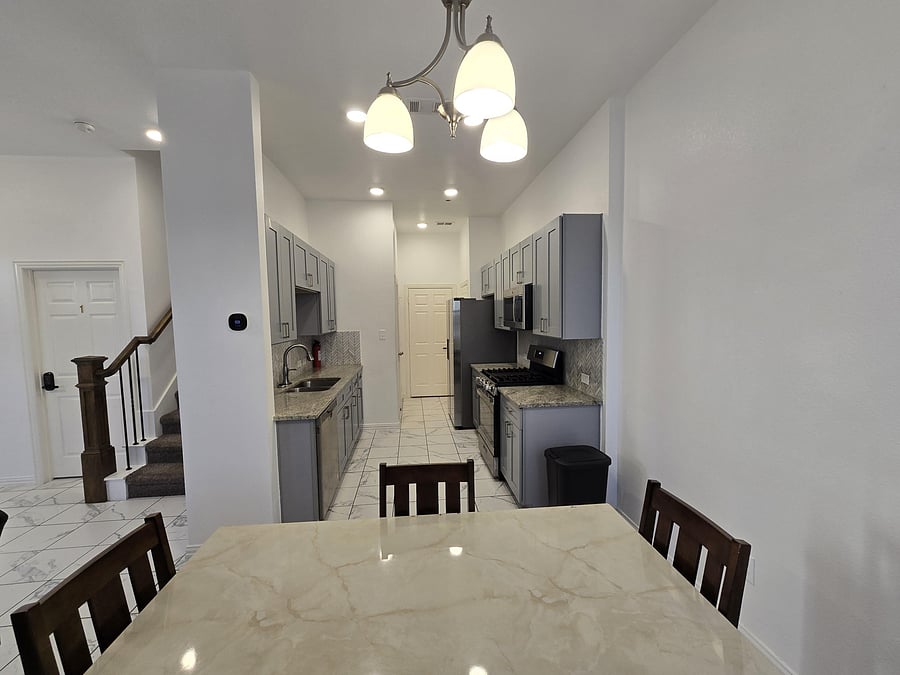 Furnished Finder property 988556_1 photo 30