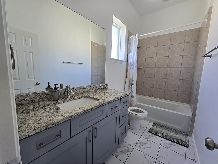 Furnished Finder property 988556_1 photo 17