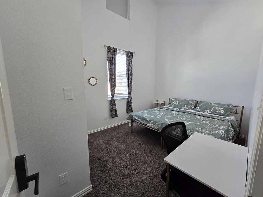 Furnished Finder property 988556_1 photo 24
