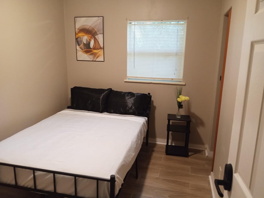 Furnished Finder property 988557_1 photo 11