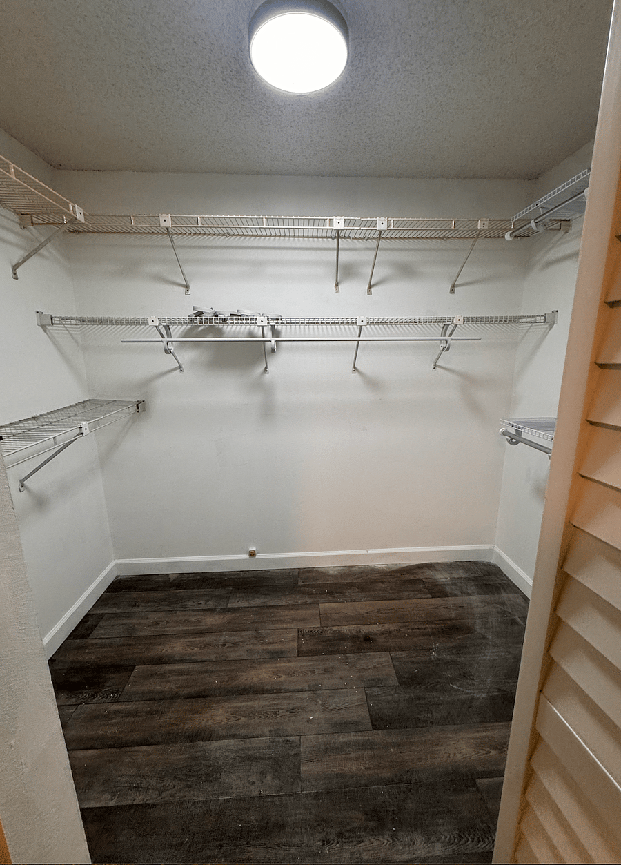 Master bedroom Closet