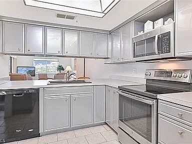 Furnished Finder property 988642_1 photo 11