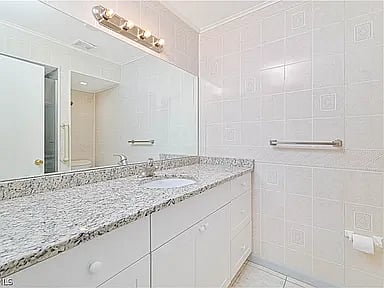 Furnished Finder property 988642_1 photo 18