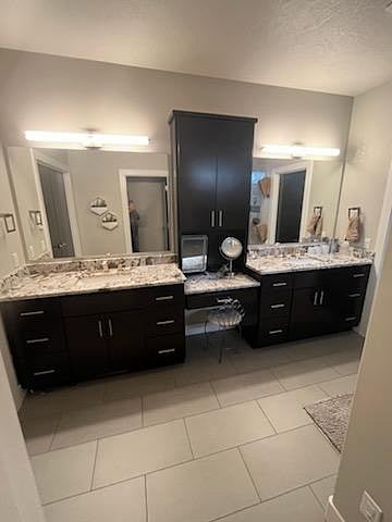 Double vanity in Master Bath