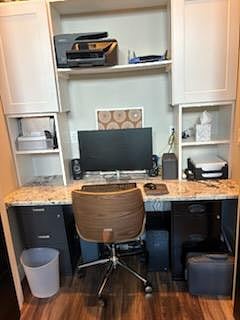 built in office space with access to desktop computer
