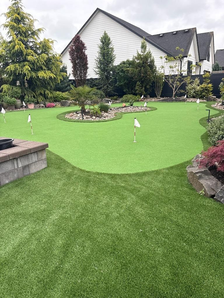 9 hole putting green.  Access to corn hole boards and other yard games