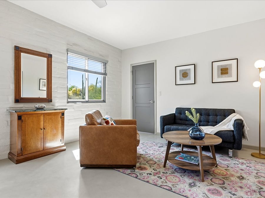 2nd bedroom sitting area