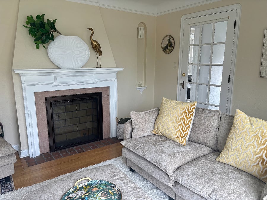 Decorative Fireplace not for use but you have central heat and A/C!