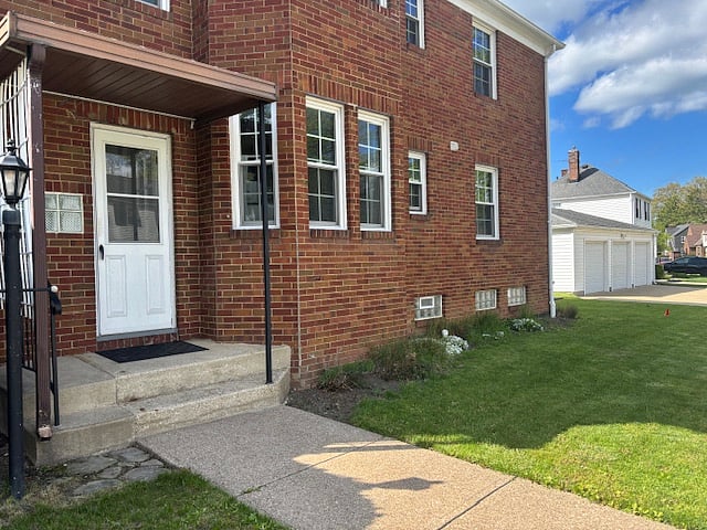 Side door entrance close to garage