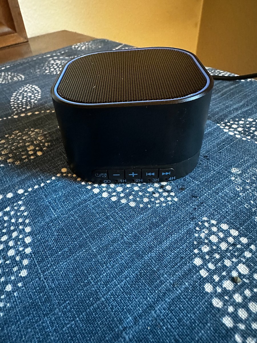 White noise machine