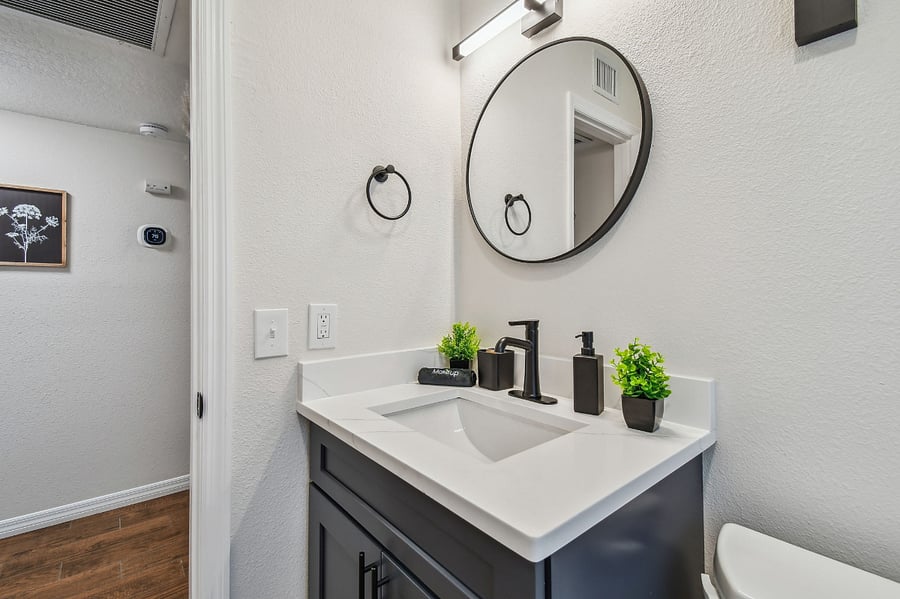 Bathroom 1 w/ tub and shower