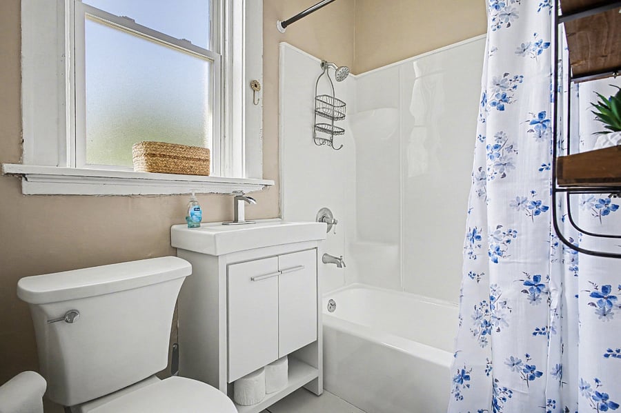 2nd floor bathroom
