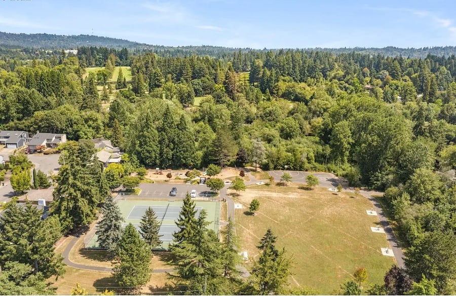 Vista Brook Park - 3 Houses Away, Paved Trail Access. 2 Tennis courts, play structure, pond, picnic area 