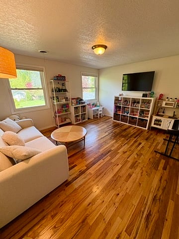 Kids Playroom (2 of 3)