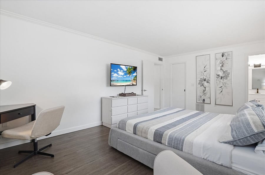 Master Bedroom with workspace