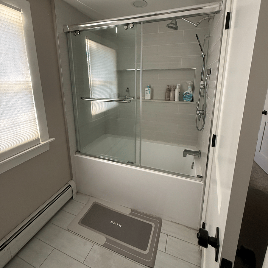 2nd floor tub/shower for tenants use only