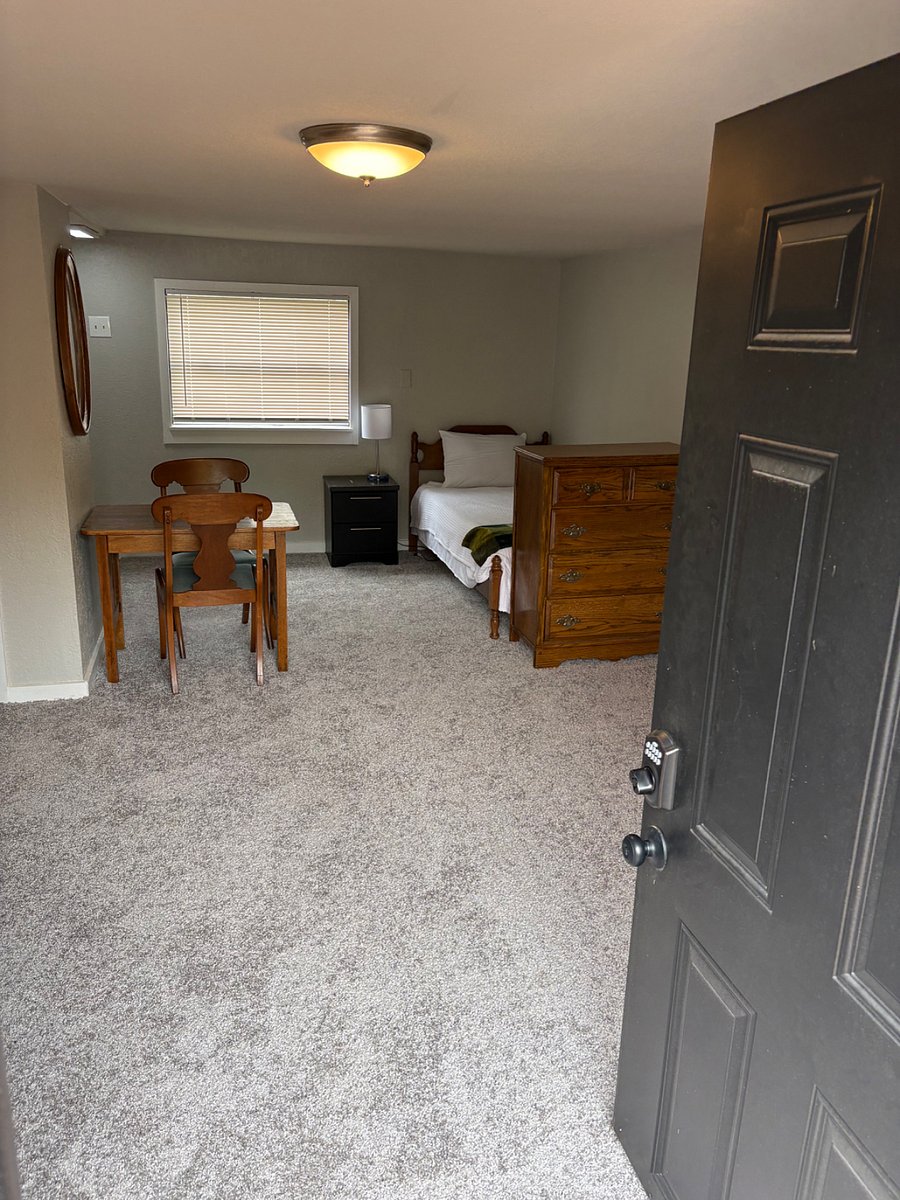 Bed, dresser, bedside table & lamp, table & chairs