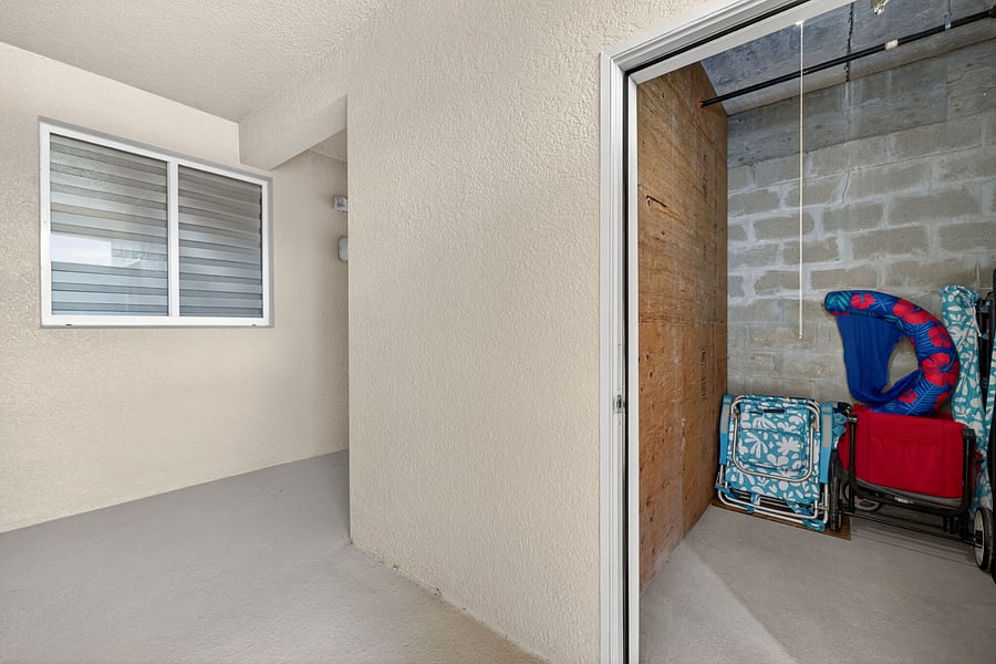 STORAGE ROOM