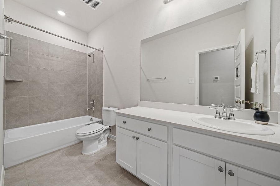 Bright and Clean Secondary Bathroom